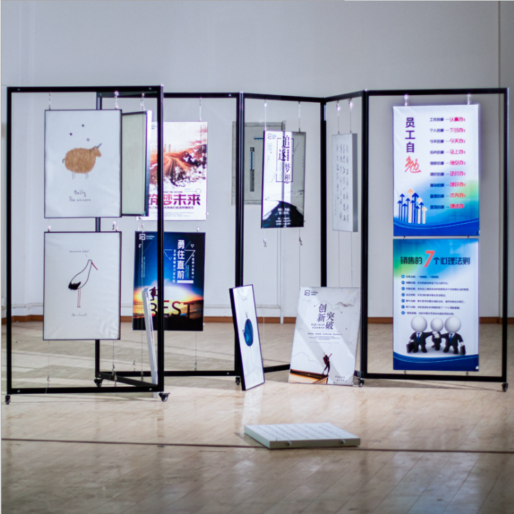 深圳展覽展板制作廠(chǎng)家——畫(huà)展展示架、廣告折疊屏風(fēng)展架、八棱柱展覽、畫(huà)廊校園掛畫(huà)、隔斷書(shū)畫(huà)展板