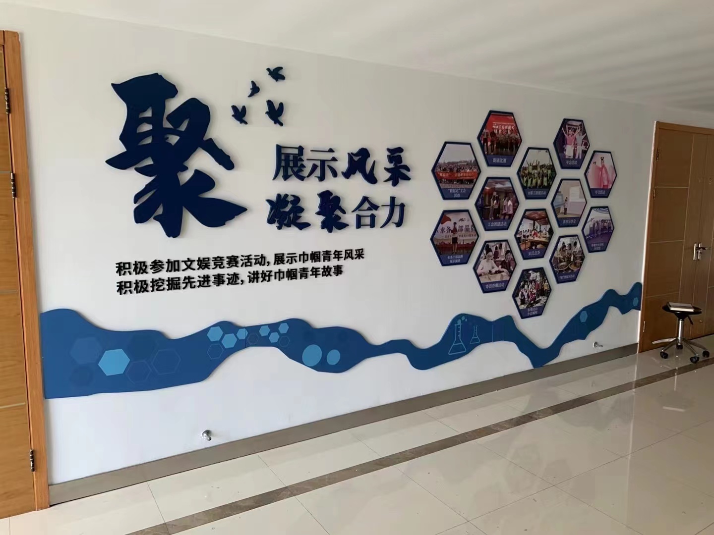 深圳平板UV打印-亞克力插袋信息公示欄、企業(yè)異型文化墻、科室牌、街道文化宣傳UV打印
